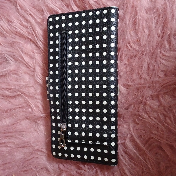 Relic - Picture 3 of 6